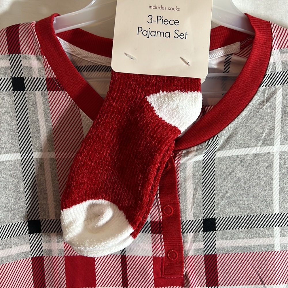 Secret treasure 3 piece pajama set. - Picture 4 of 8